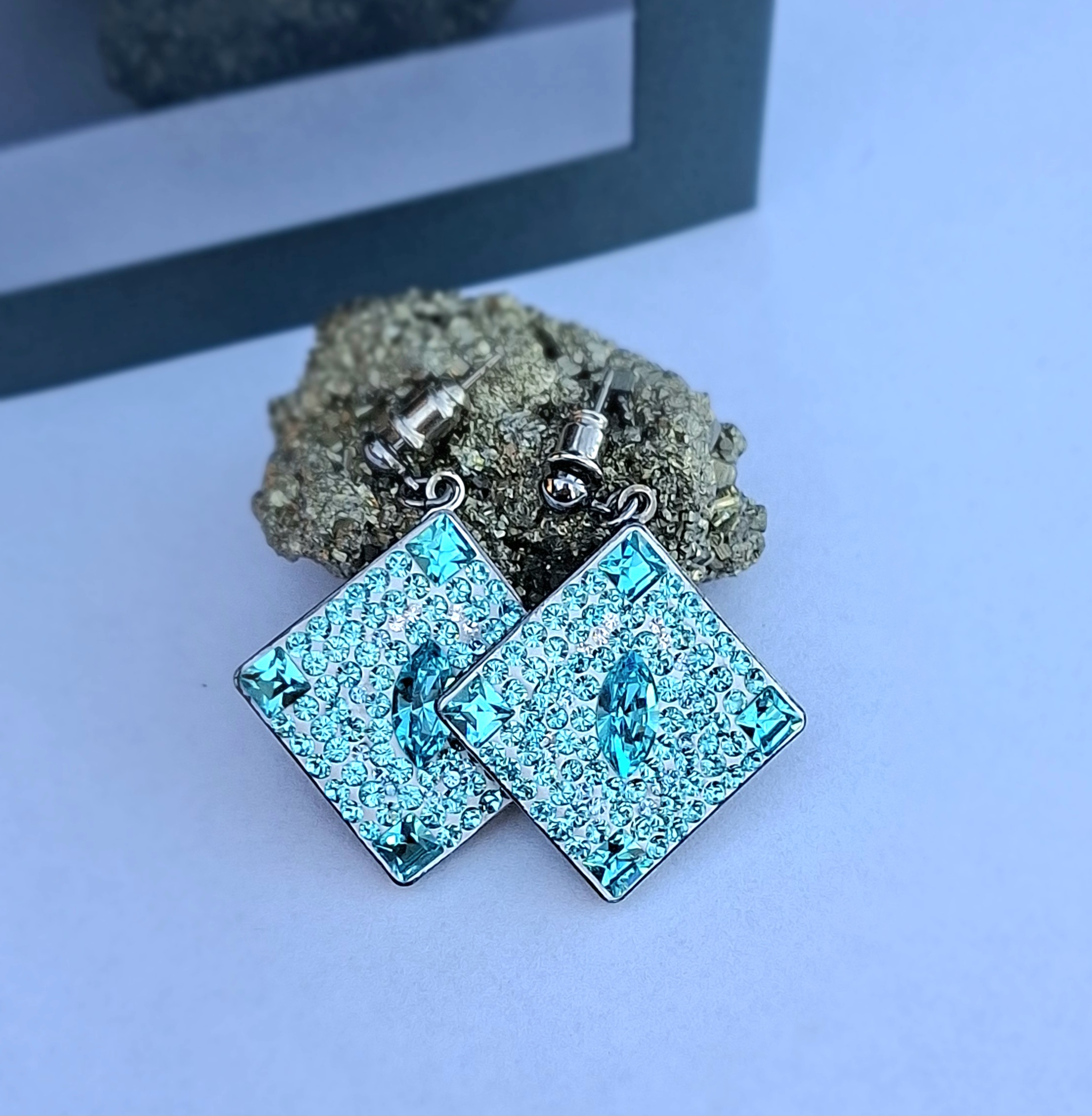  Originálne handmade náušnice  - Kosoštvorec