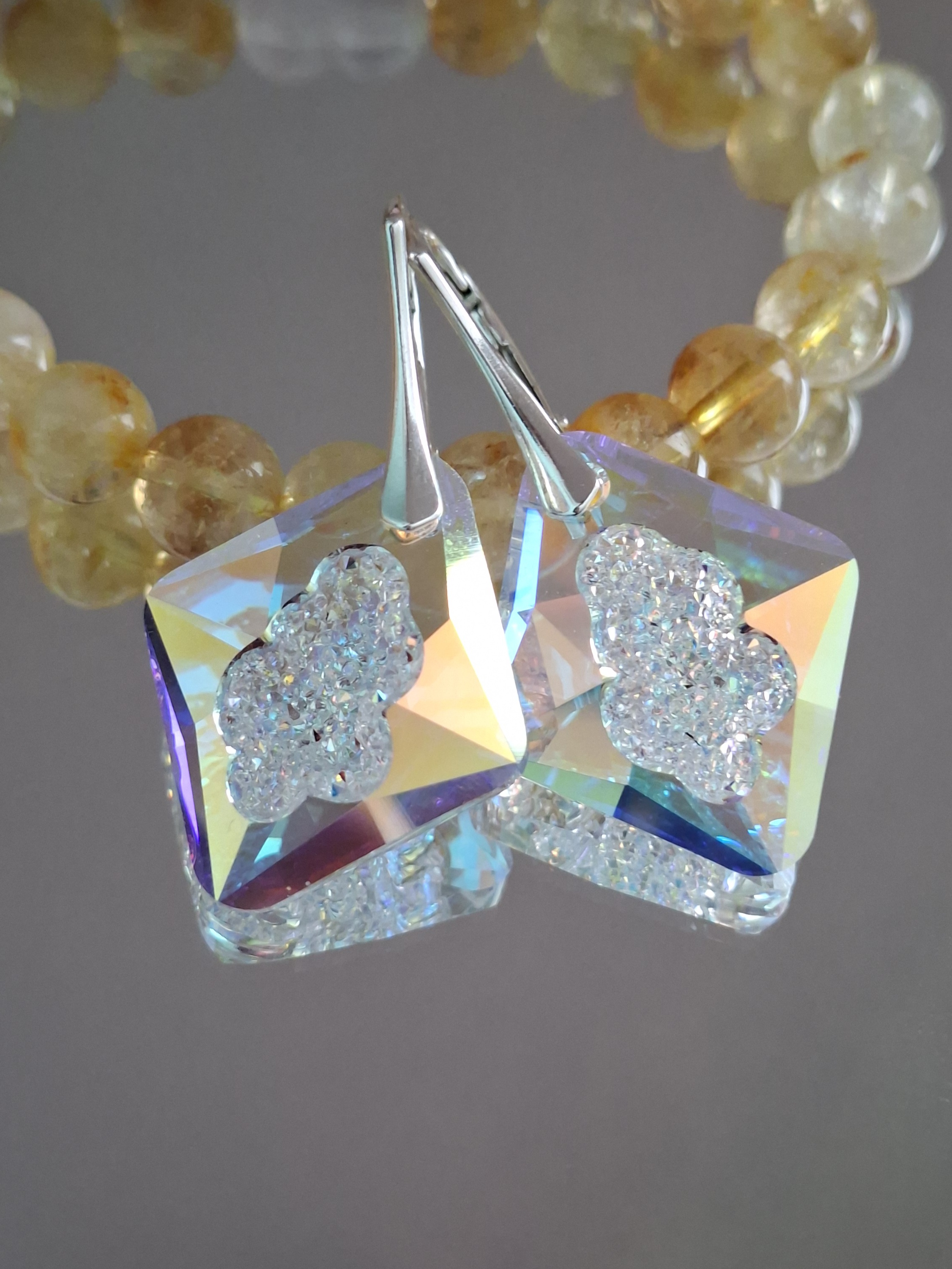 Strieborné luxusné náušnice s použitím Swarovski crystals . vypredané!