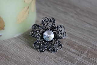 Romantický prsteň so Swarovski - kvet